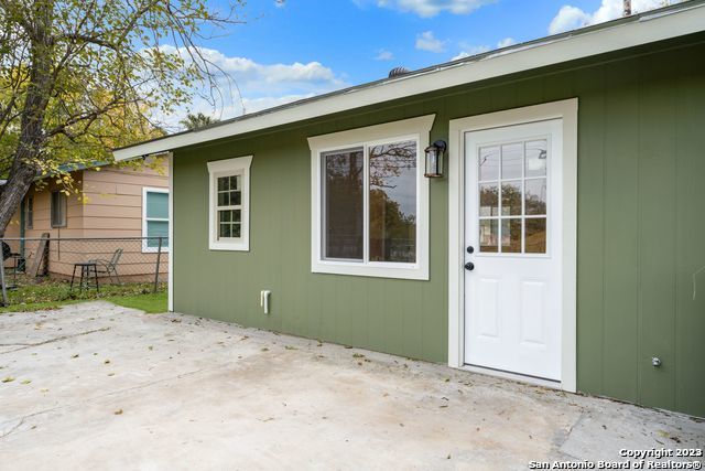 Image 16 of 18 For 1531 Lahn Rd