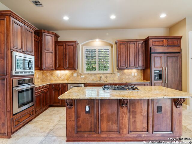 Listing photo id 12 for 7 Grantham