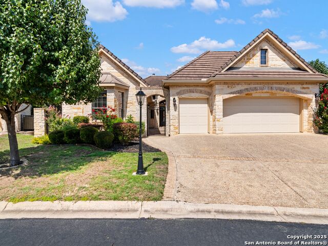 Listing photo id 0 for 7 Grantham