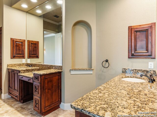 Listing photo id 19 for 7 Grantham