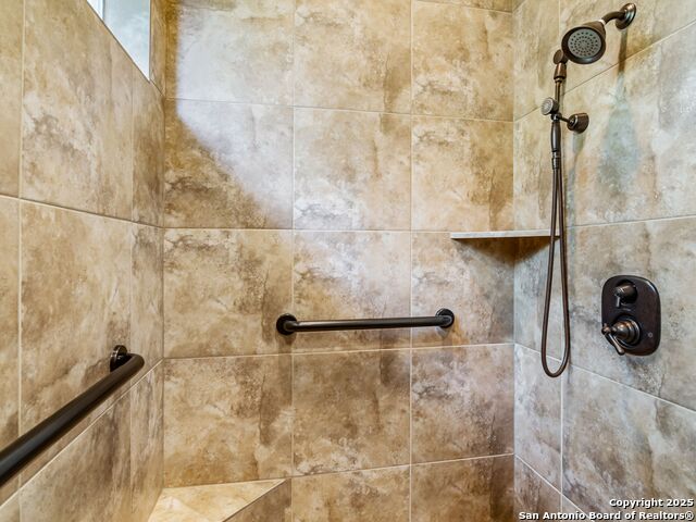 Listing photo id 20 for 7 Grantham