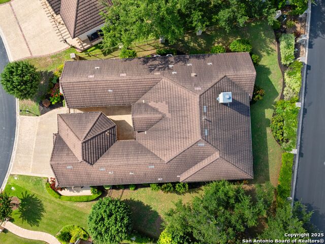 Listing photo id 38 for 7 Grantham