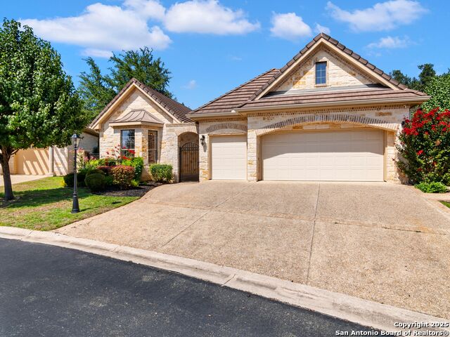 Listing photo id 41 for 7 Grantham