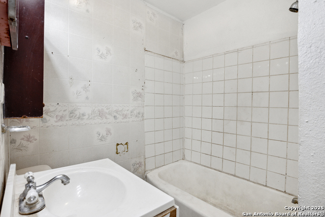 Image 17 of 25 For 1231 Nw 36th St.