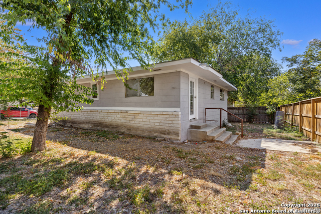 Image 18 of 25 For 1231 Nw 36th St.