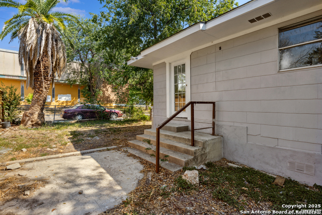 Image 19 of 25 For 1231 Nw 36th St.