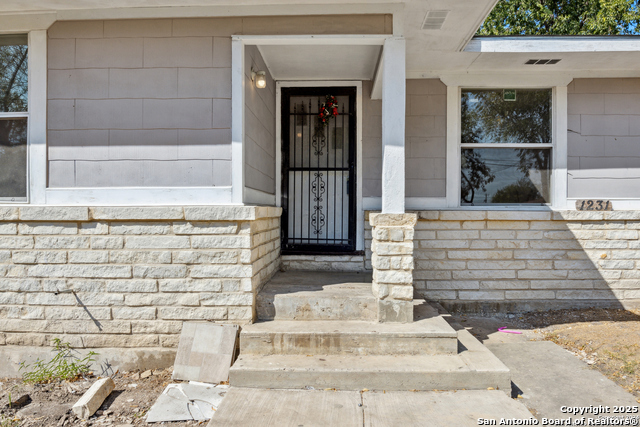 Image 3 of 25 For 1231 Nw 36th St.