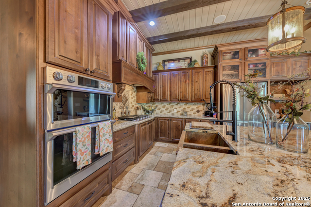 Listing photo id 14 for 21151 Hickman