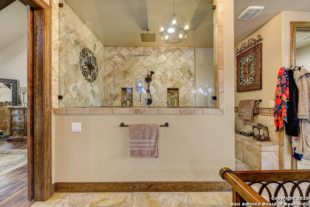 Listing photo id 24 for 21151 Hickman