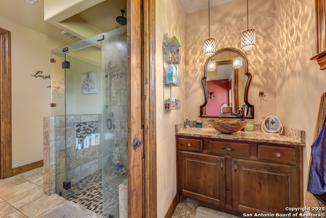 Listing photo id 29 for 21151 Hickman