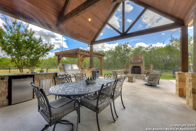Listing photo id 30 for 21151 Hickman