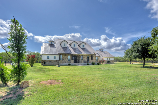 Listing photo id 2 for 21151 Hickman