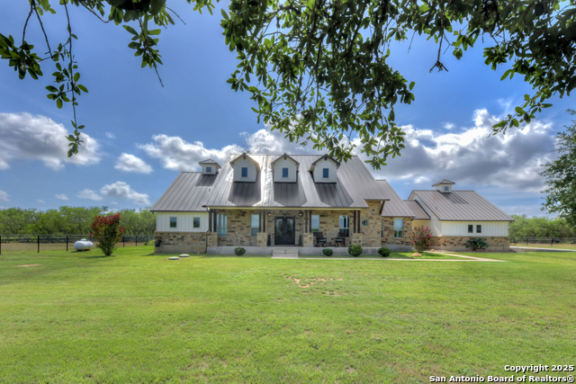 Listing photo id 4 for 21151 Hickman