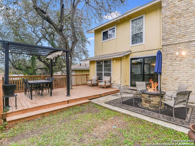 Image 18 of 20 For 1323 Bitters Rd E