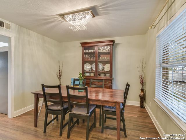 Image 5 of 20 For 1323 Bitters Rd E
