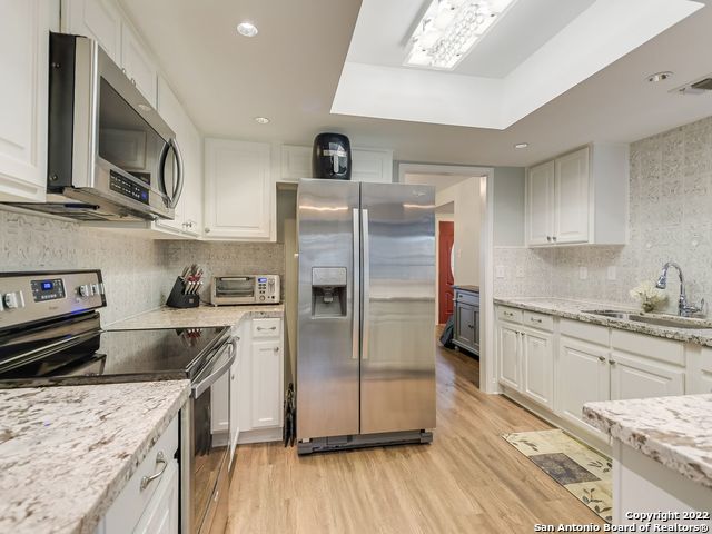Image 7 of 20 For 1323 Bitters Rd E