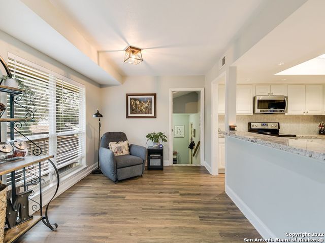 Image 8 of 20 For 1323 Bitters Rd E