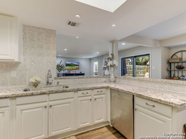 Image 9 of 20 For 1323 Bitters Rd E