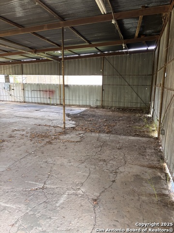 Listing photo id 9 for 2501 19th  