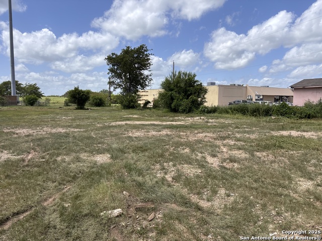 Listing photo id 2 for 2501 19th  