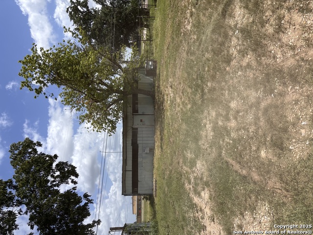 Listing photo id 3 for 2501 19th  