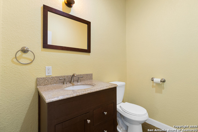 Image 15 of 38 For 237 Wellesley Blvd.