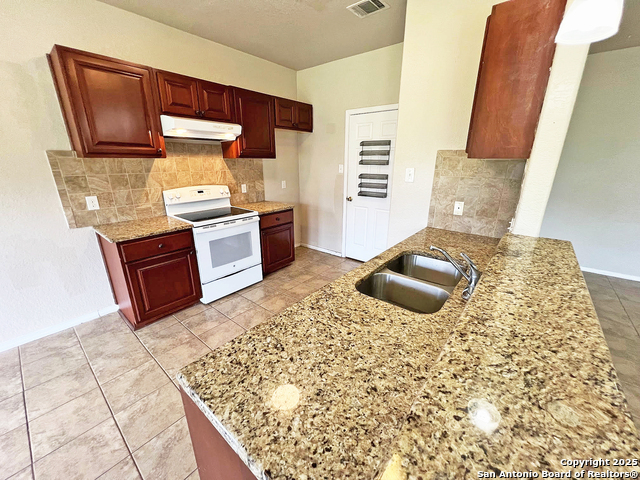 Image 9 of 44 For 168 Great Oaks Blvd