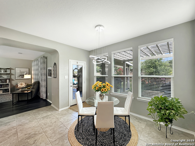 Image 17 of 43 For 104 Red Bud  