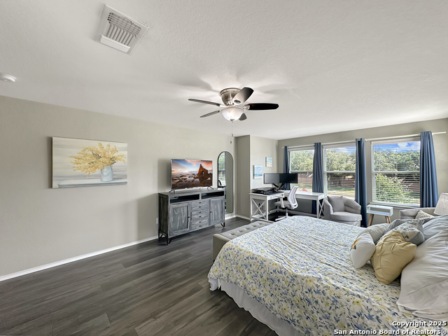 Image 19 of 43 For 104 Red Bud  