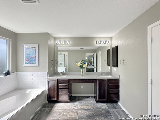 Image 22 of 43 For 104 Red Bud  