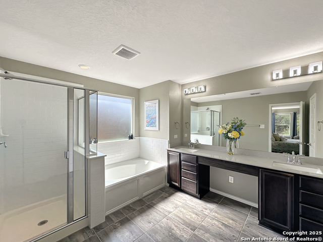 Image 23 of 43 For 104 Red Bud  