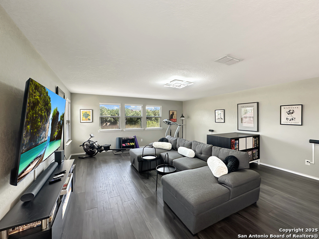 Image 24 of 43 For 104 Red Bud  