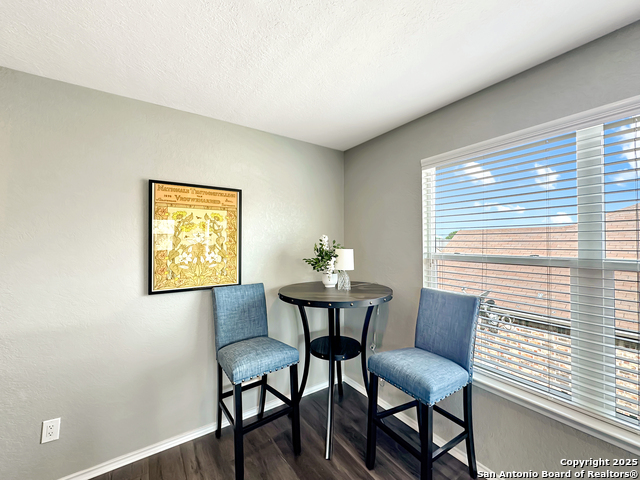 Image 26 of 43 For 104 Red Bud  