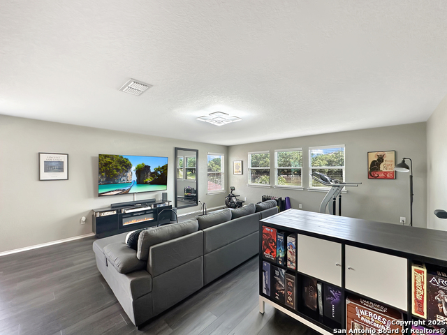 Image 27 of 43 For 104 Red Bud  