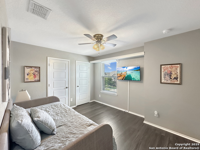 Image 28 of 43 For 104 Red Bud  