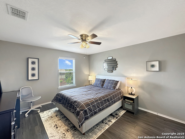 Image 29 of 43 For 104 Red Bud  