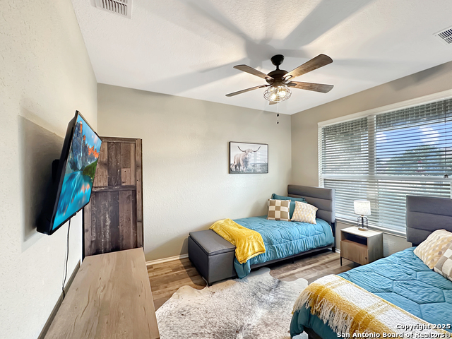 Image 31 of 43 For 104 Red Bud  