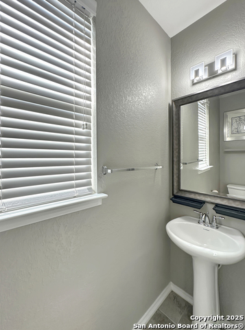 Image 35 of 43 For 104 Red Bud  