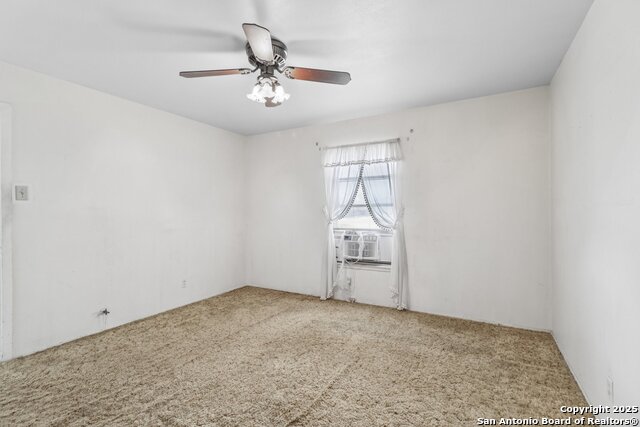 Image 13 of 28 For 5547 Middlefield Dr