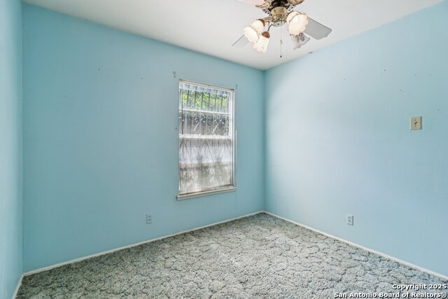 Image 17 of 28 For 5547 Middlefield Dr