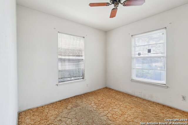 Image 20 of 28 For 5547 Middlefield Dr