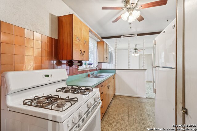 Image 6 of 28 For 5547 Middlefield Dr