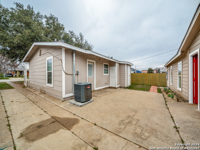 Image 13 of 14 For 130 Idell Ave  101