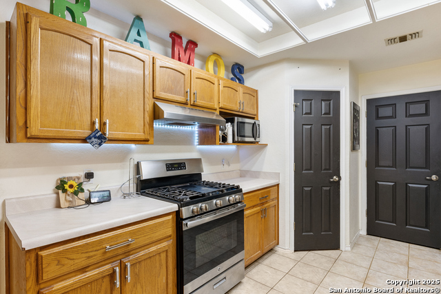 Image 10 of 31 For 15563 Skaggs S