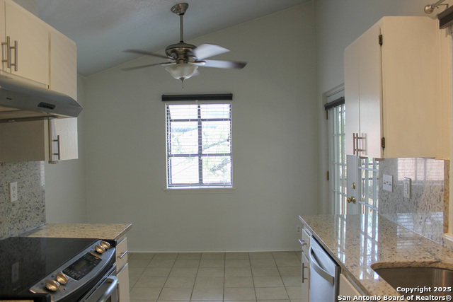 Image 11 of 26 For 11815 Vance Jackson  301