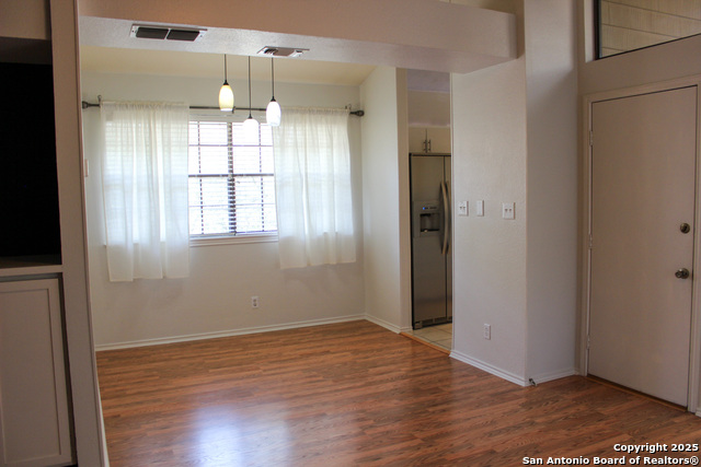 Image 9 of 26 For 11815 Vance Jackson  301