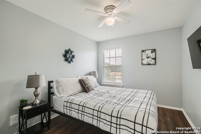 Listing photo id 8 for 9530 Swans Crossing