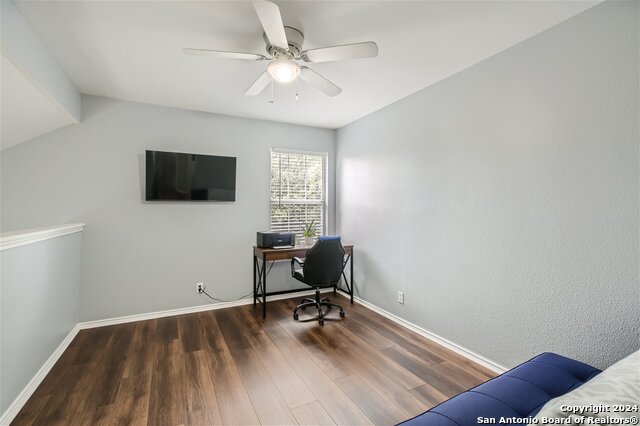 Listing photo id 11 for 9530 Swans Crossing