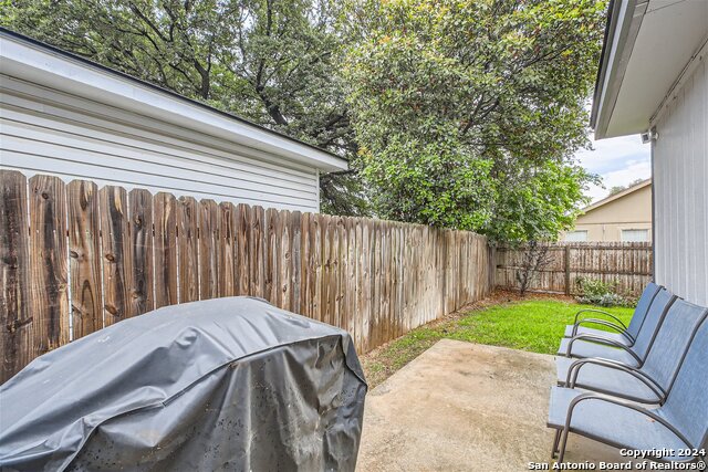 Listing photo id 12 for 9530 Swans Crossing