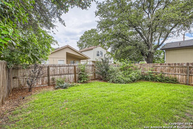 Listing photo id 13 for 9530 Swans Crossing